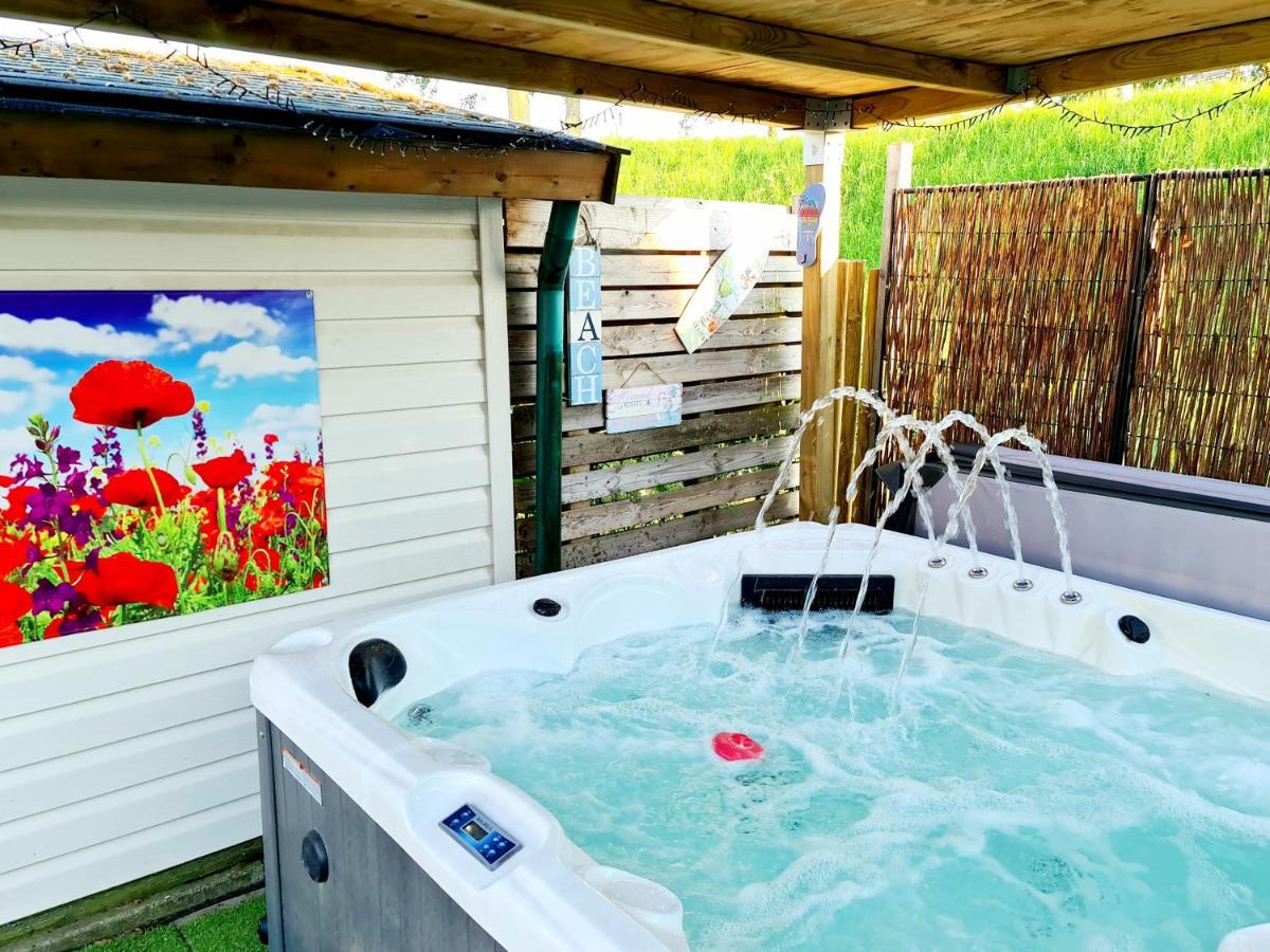 De Corner Van Zeeland Met Jacuzzi Sint-Annaland Eksteriør bilde